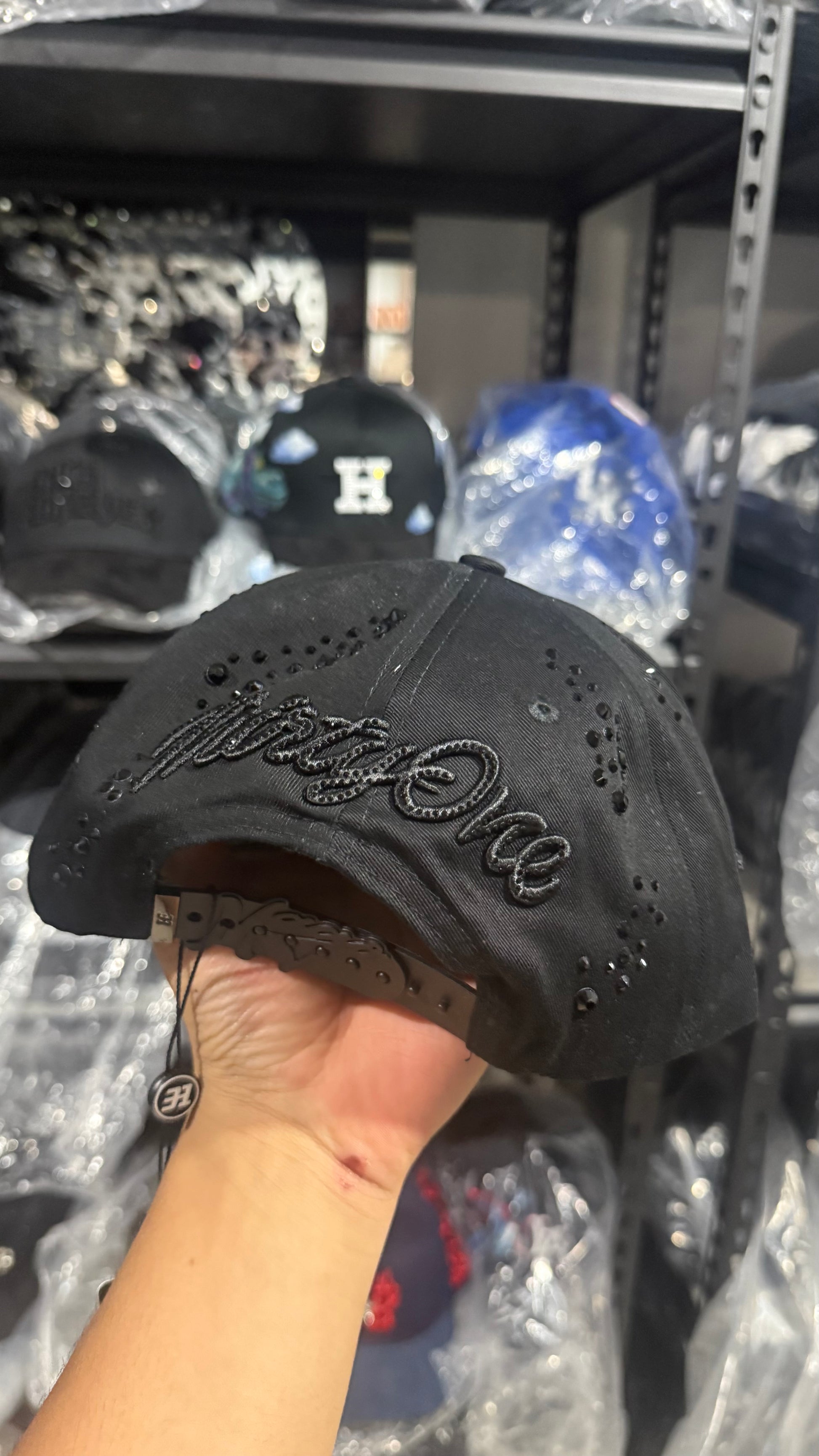 31 hats x el Mago full black
