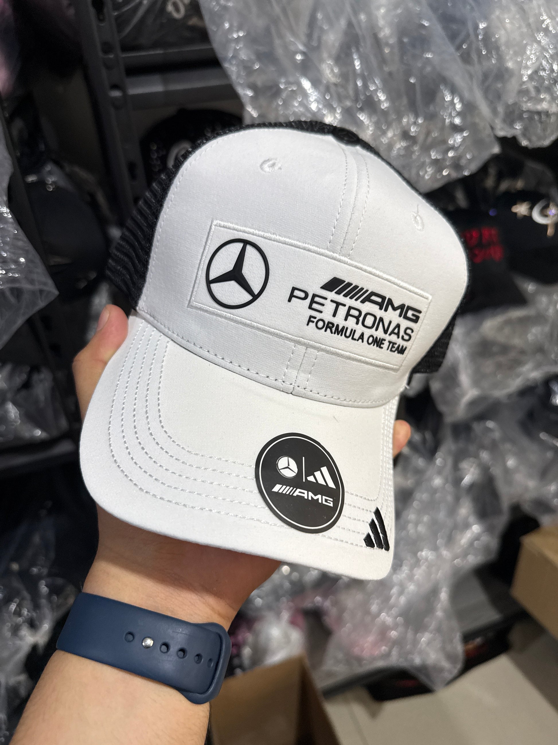 Adidas F1 Mercedes-AMG
Petronas White