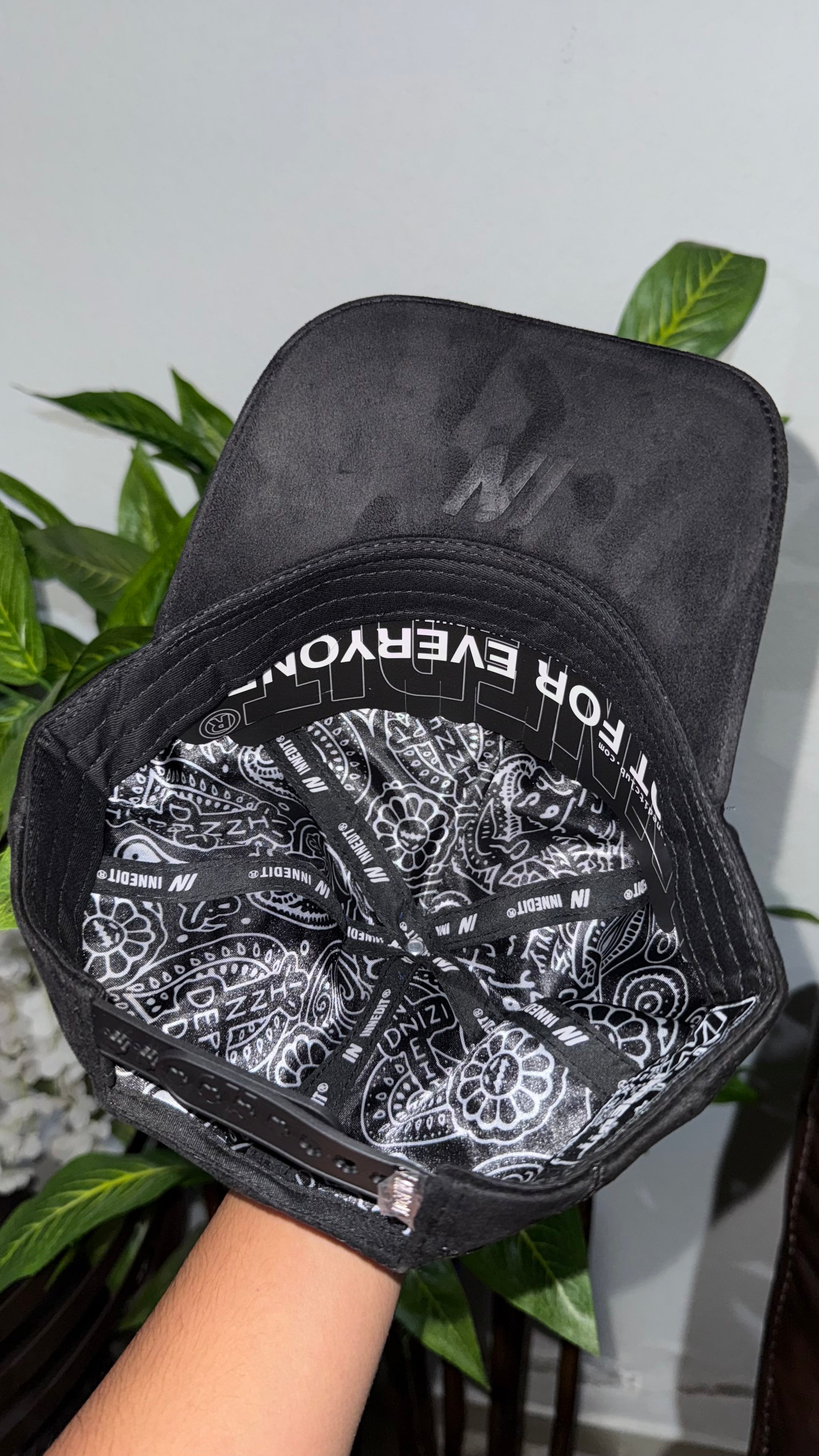 INNEDIT Crystals Black