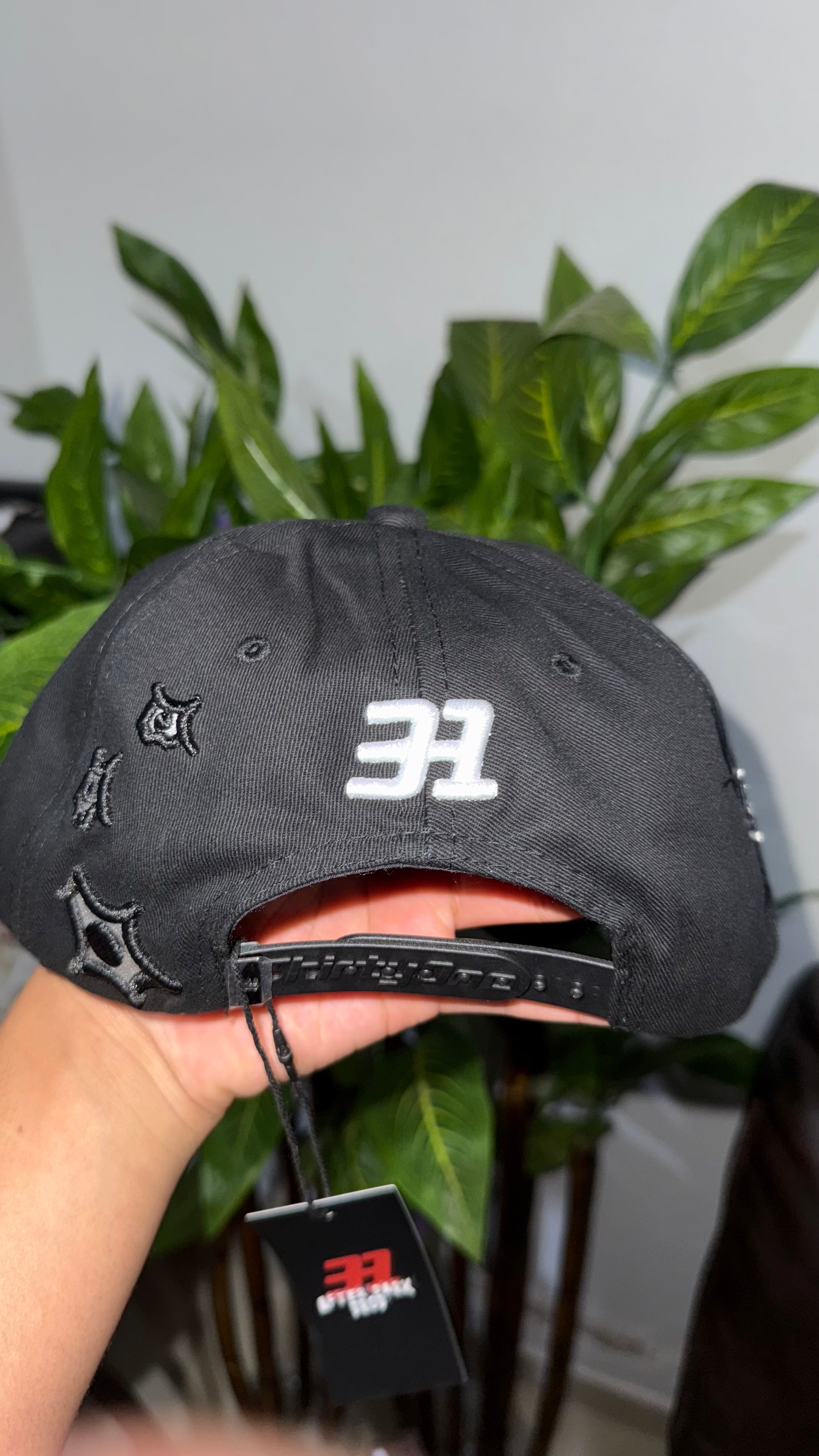 Thirty One 31 Hats New York Bones