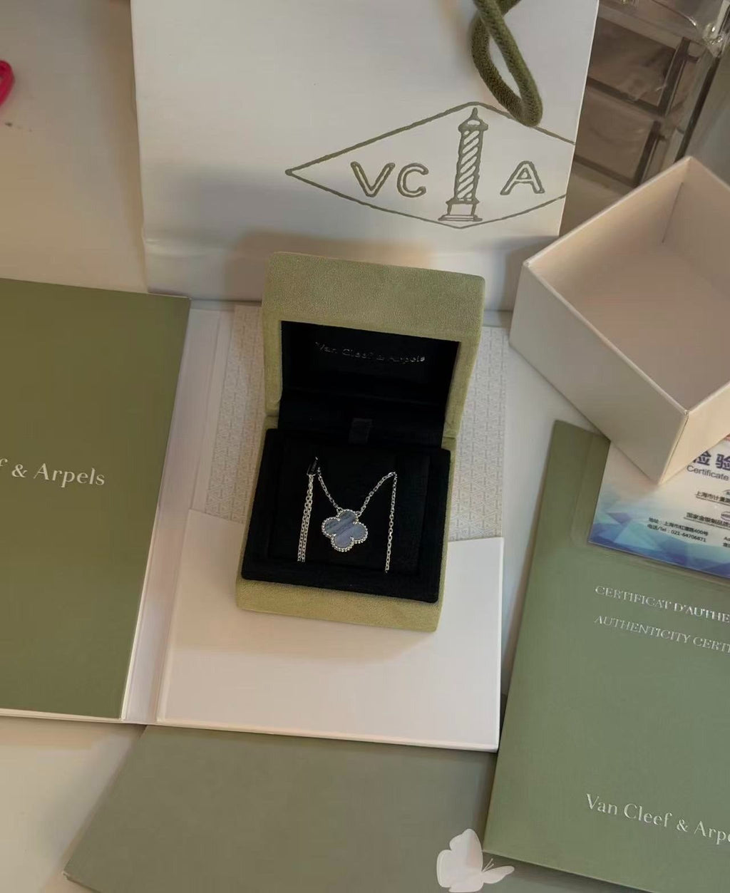 Van Cleef Collar white fullset